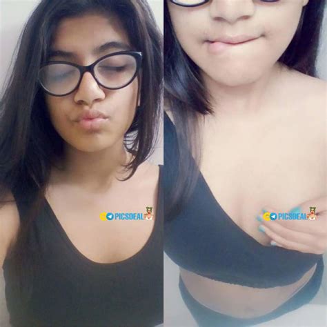 Sexy Indian Teen Clicks Some Hot Selfies For Her BF DM Me If You Didn