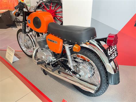 Харизматичный ИЖ ПС-350 был самым скоростным мотоциклом в СССР, но ...