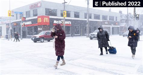 Storm Batters Canada, Leaving Thousands Without Power - The New York Times