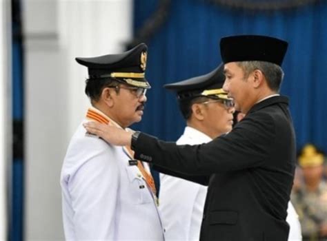 Pj Gubernur Jabar Bey Machmudin Lantik Tiga Penjabat Kepala Daerah