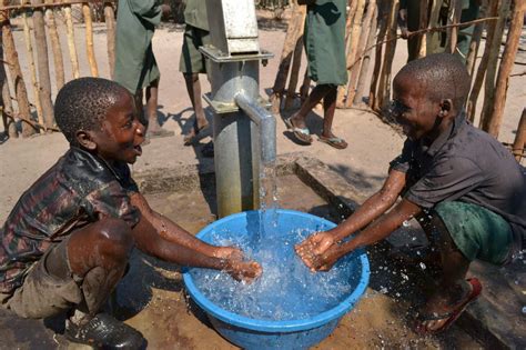 Afrika da Topluluk Tabanlı Su Kuyusu Projeleri Yerel Katılım ve Değişim