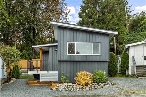 Transit Schedule and Stops for Route R3 Lougheed Highway 28