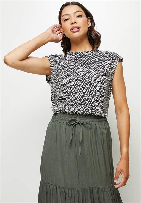 Basic Woven Shell Minimal Skin Print Edit Blouses Superbalist