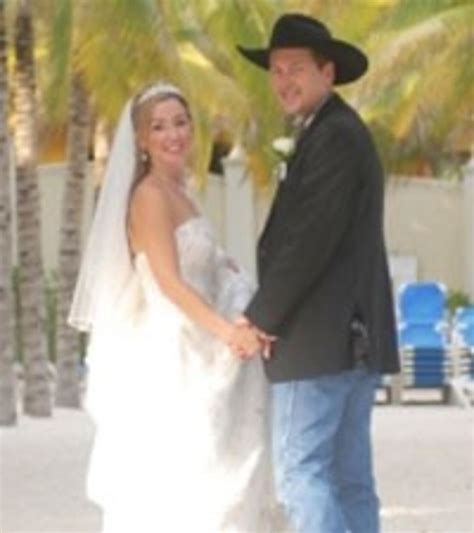 Ty England Marries in Mexico