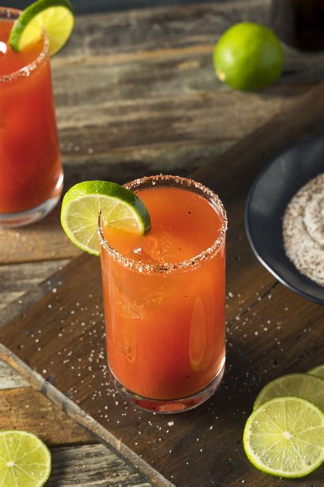 Michelada Recipe (Easy Mexican Cocktail) - Insanely Good