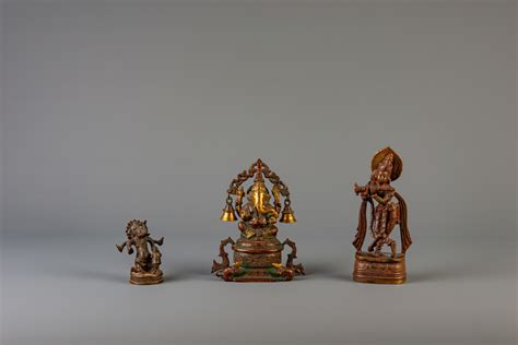 Drie Indische Bronzen Figuren Van Ganesha En Krishna De Ste Eeuw