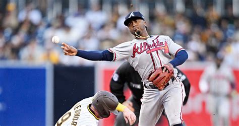 Braves Ozzie Albies Sidelined With Broken Foot