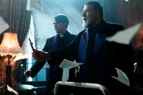 The Vatican Exorcist, the horror movie with Russell Crowe: the trailer ...