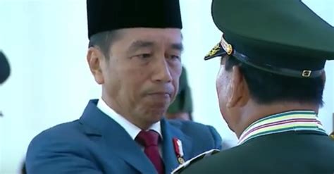 Prabowo Resmi Terima Pangkat Jenderal Kehormatan Bintang Dari Jokowi