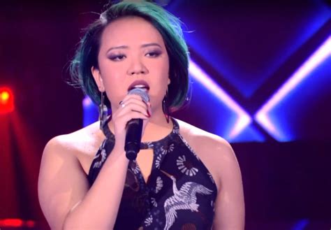 Após sua apresentação no The Voice Brasil Carol Naemi não consegue