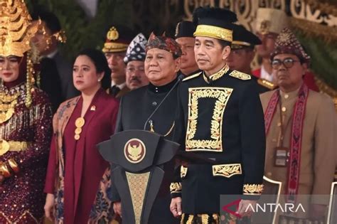 HUT Ke 79 RI Di IKN Presiden Kenakan Baju Adat Kalimantan Timur Saat