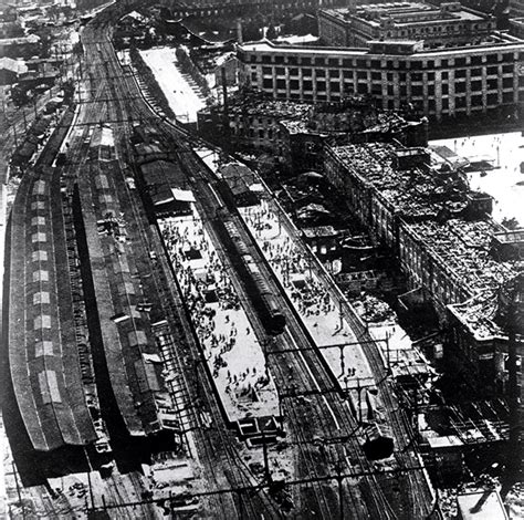 朝日新聞デジタル：東京大空襲で被爆した姿のままの東京 1945年 あの日 あの時 東京駅（8 23） フォトギャラリー