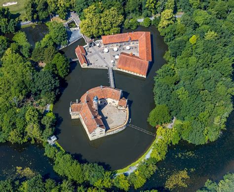 L Dinghausen Von Oben Wassergraben Mit Wasserschlo Schloss Und