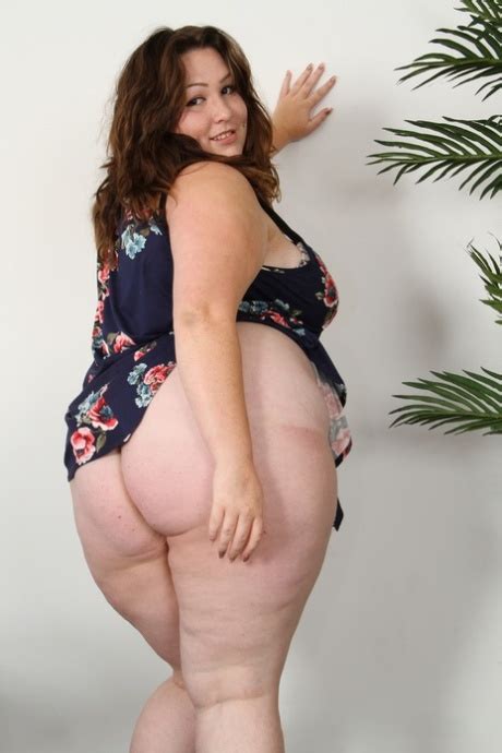 Curly Haired Bbw Aleah Paris Shows Off Her Fat Naked Body In High Heels Coedcherry