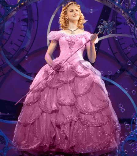 my edit of if they kept glinda's dress pink like in the 1939 movie : r ...