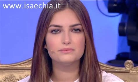 Uomini E Donne La Tronista Nilufar Addati Avvistata In Esterna Con