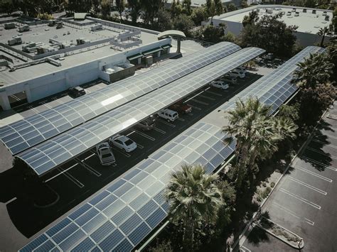 Commercial Solar Panels: A Growing Trend with Big Benefits for ...