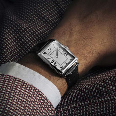 Долгожданная новинка от Raymond Weil - прямоугольные часы TOCCATA FOR HIM