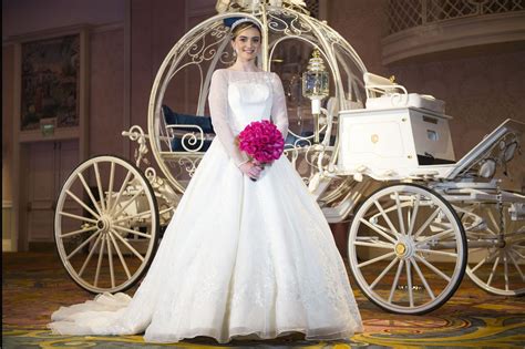 Cinderella Wedding Dress Lily James: Official Disney Cinderella Wedding ...