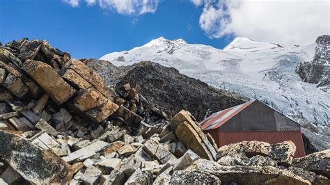 Huayna Potosi Summit 6,088m. – Bolivia Discovery | Climbing