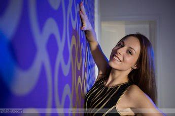 Antonia Sainz Seductively Strips Shows Hot Body Photos