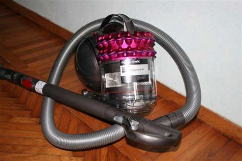 Как почистить пылесос dyson (дайсон): чем помыть внутри от пыли после ...