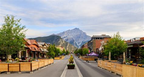 Banff Town & Lake Louise Village | Banff & Lake Louise Tourism