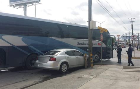 Choca Autob S Contra Autom Vil En Nuevo Laredo Noticias Siete