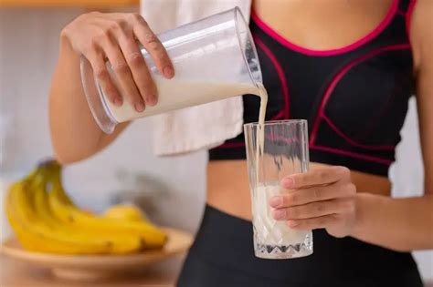 ¿qué Es Whey Protein Beneficios Y Cómo Tomarla Guía Femenina