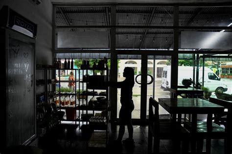 Cuba Slowly Starts Restoring Power After Island Wide Blackout The Star