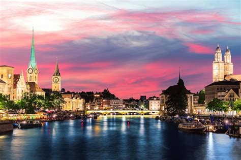 Premium Photo | Skyline night panorama on the downtown of Zurich ...