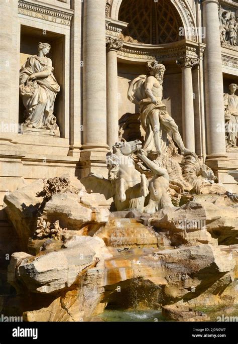 Trevi fountain, Rome Stock Photo - Alamy