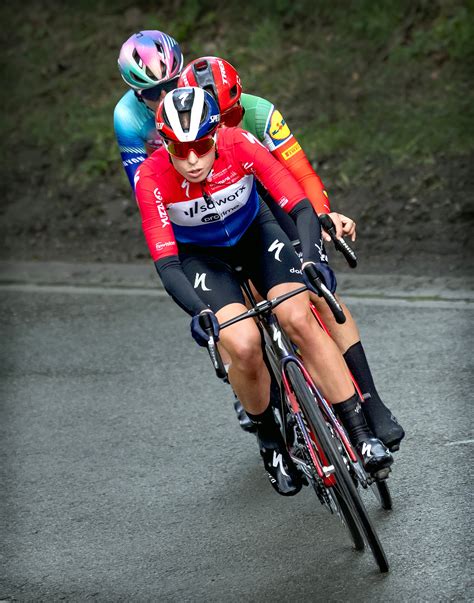 Demi Vollering Derde Achter Winnaar Brown In Luik Bastenaken Luik