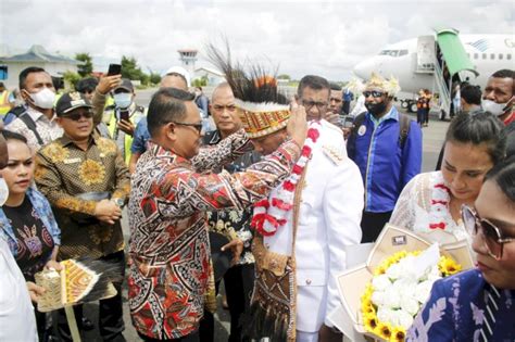 PJ Bupati Mappi Bersama Rombongan Hadiri Penjemputan PJ Gubernur