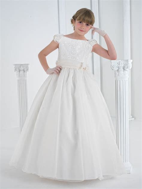 Modelo De Colecci N Noviascira En Organza Marfil Y Organza