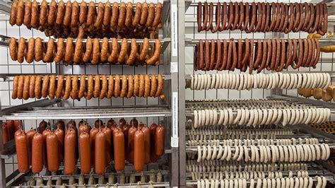 Сколько мяса в сосисках? Мясной цех в гипермаркетах. Как это сделано ...