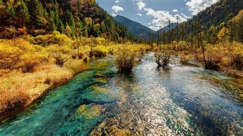 Jiuzhaigou valley - backiee