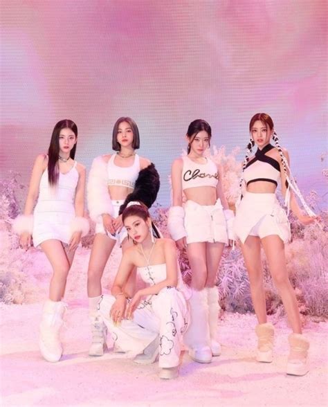 Itzy、6thミニアルバム「cheshire」初動売上が63万枚を突破！自己最高記録を更新 Kstyle