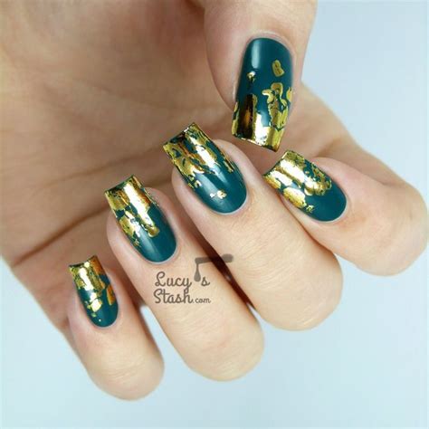 D Co Ongle Verte Avec Feuilles D Or Ongles Ongles Dor S Vernis Ongles