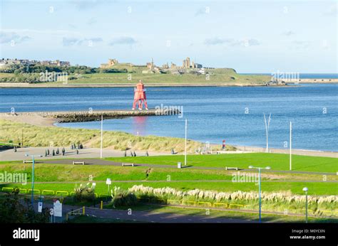 Littlehaven Beach The Mouth Of The River Tyne And The Herd Groyne