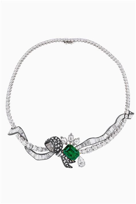 Драгоценная эклектика Dior | Dior jewelry, Beautiful jewelry, Fine jewelry