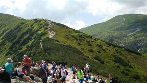 Tatry Kolejki do wejścia na Giewont Rysy i Orlą Perć Wydarzenia w