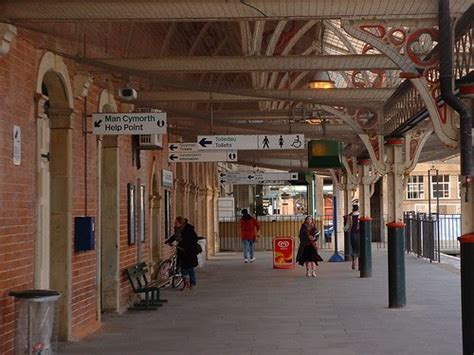 Aberystwyth Train Station: Aberystwyth Train Station Platform