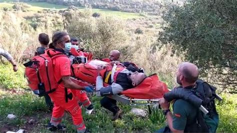 Málaga Muere una mujer al caerle una piedra en la cabeza cuando se