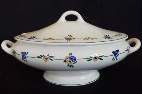 SOUPIÈRE OVALE ancienne en faïence de VILLEROY ET BOCH EUR 18 50