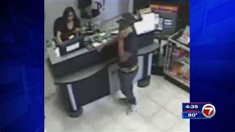 North Lauderdale Store Robbery Caught On Camera Wsvn 7news Miami