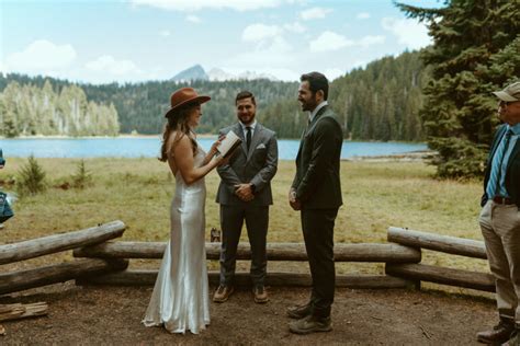 Bend Oregon Elopement Eloping In The Mountains Emilee Setting