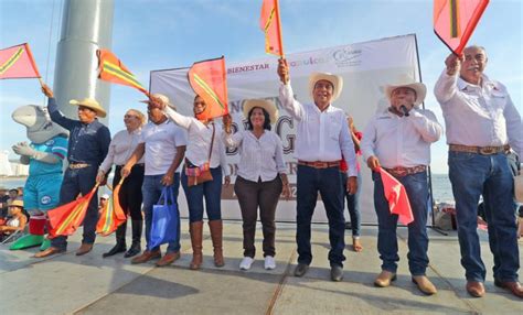 Da Abelina banderazo de salida a Novena Cabalgata Nacional Turística