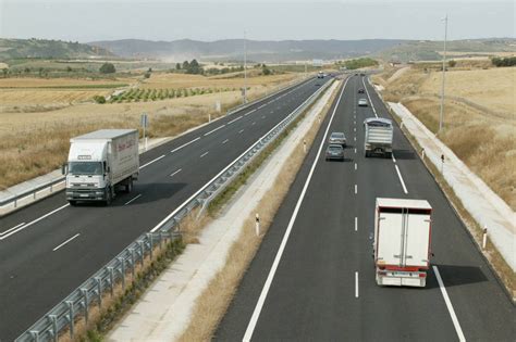 Los Conductores Quieren Aumentar La Velocidad En Las Autov As