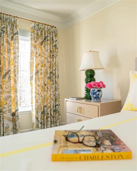 benjamin moore linen white paint 6